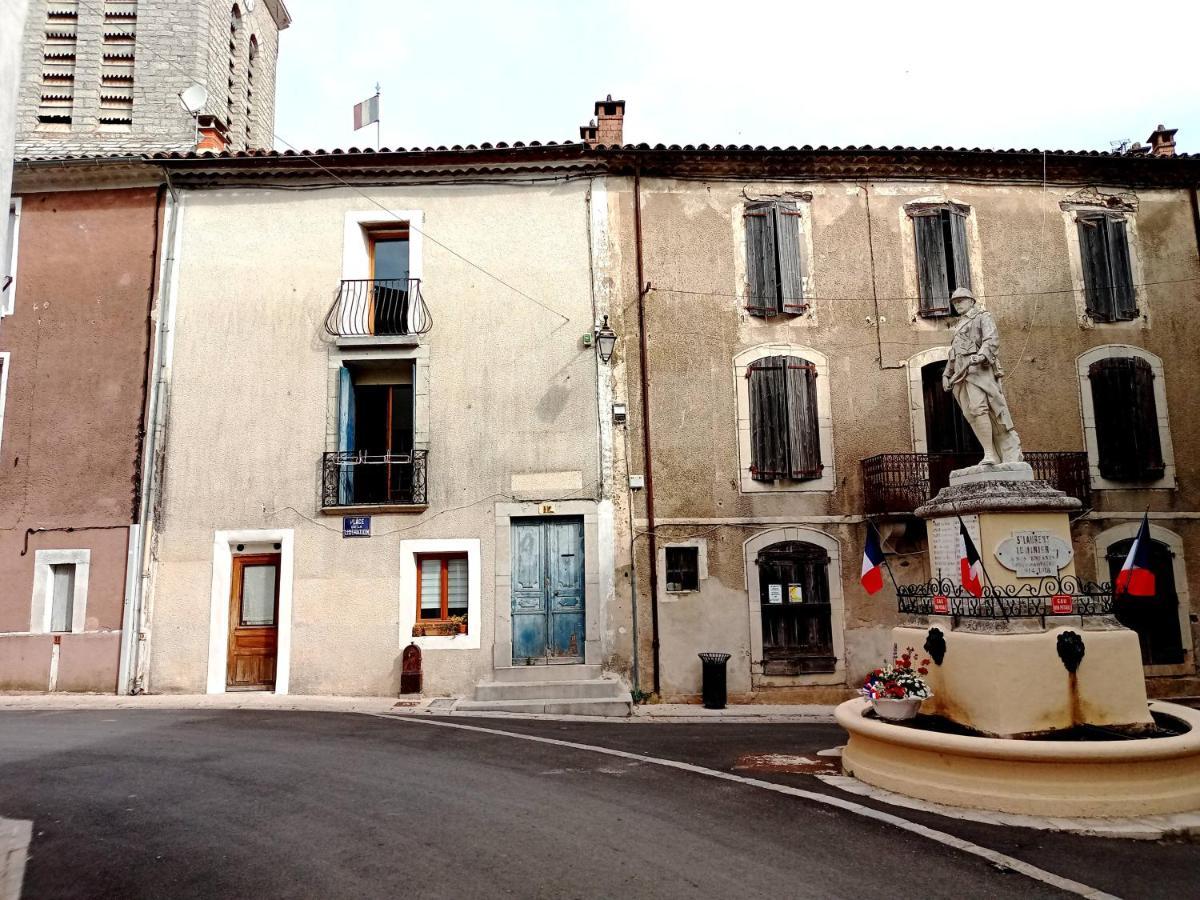 Charmant Appartement Dans L'Ancienne Mairie Saint-Laurent-le-Minier Exterior photo